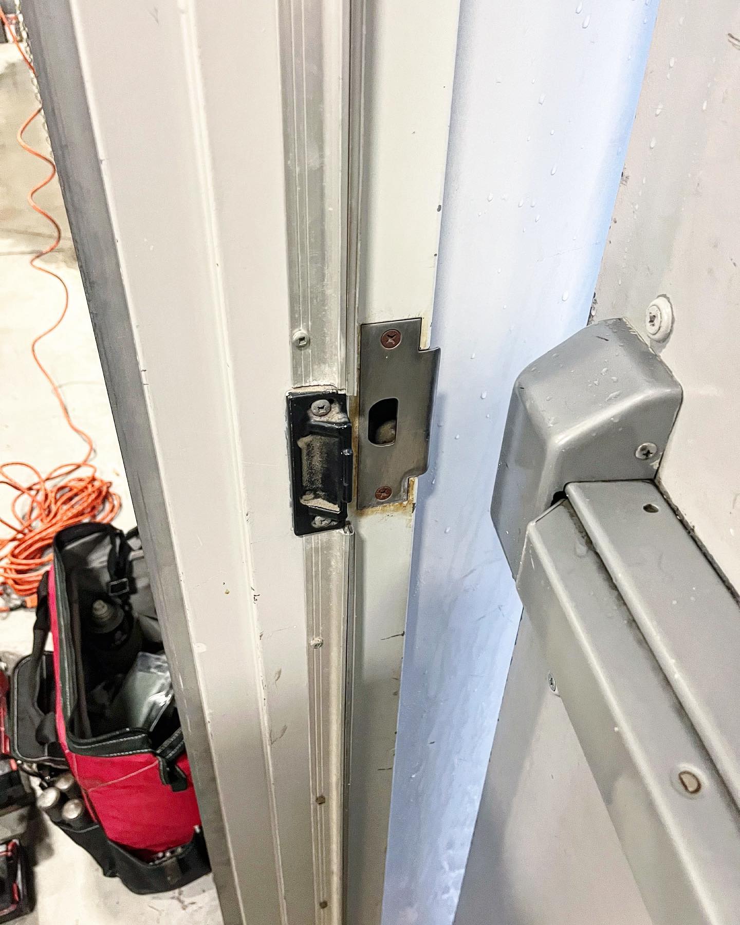 Push bar installation